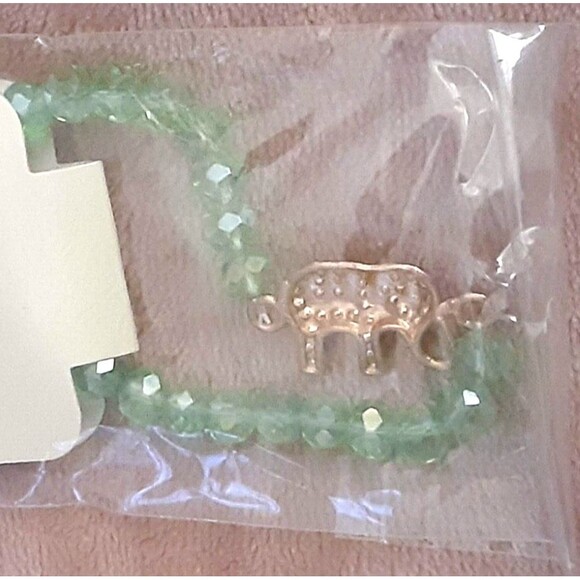 NWT D'Bello clear sea green beaded stretch bracelet elephant charm rhinestones - Picture 2 of 2